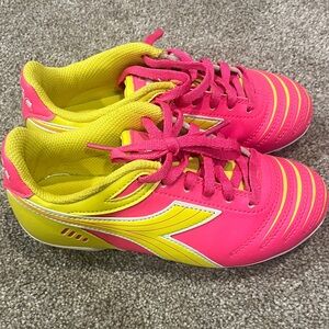 Girls Diadora Soccer Cleats Athletic Shoes